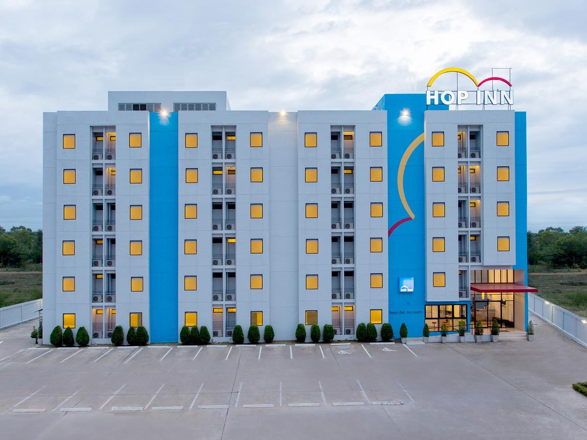 Hop Inn Lampang City Center Exteriör bild